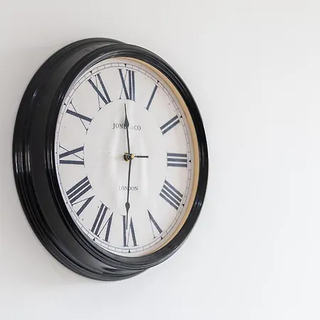 Host & - Abbey View וויטבי