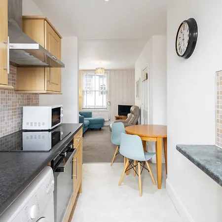 Host & - Abbey View דירה