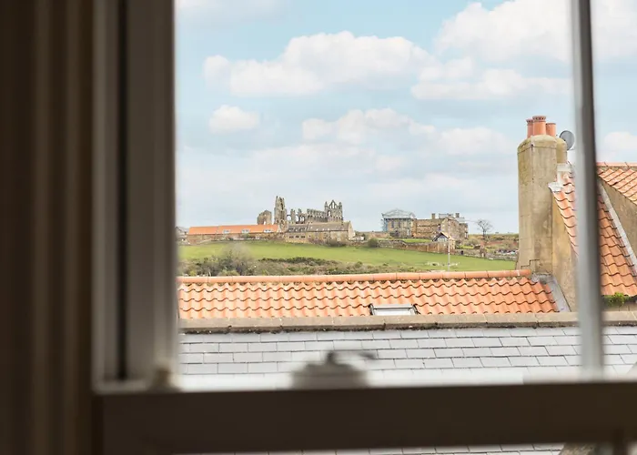 Host & - Abbey View Whitby